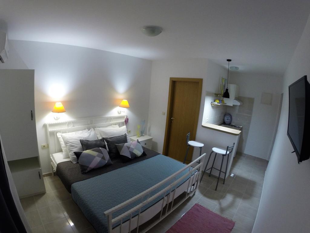 Apartment Luna Drvenik  Esterno foto